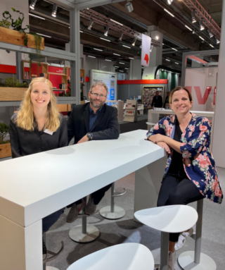 Maren Starke, Johannes Freidank und Valeska Wagner am Stand des Börsenvereins auf der Frankfurter Buchmesse