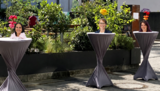 Fotocollage mit den Gesichtern der Sommerfest-Organisatorinnen
